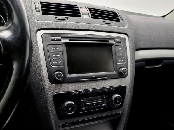 Skoda Octavia II (A5) Рестайлинг с пробегом 2012 года, цена 719 000 рублей, 249205 км, лифтбек, Автокод Объявления