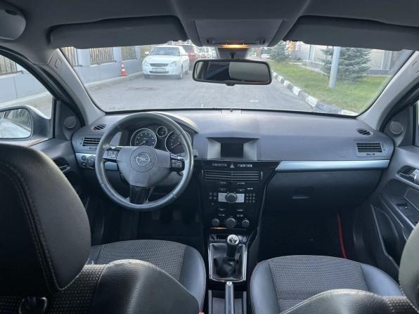 Opel Astra H Рестайлинг с пробегом 2011 года, цена 398 000 рублей, 211652 км, хэтчбек, Автокод Объявления
