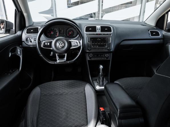 Volkswagen Polo V Рестайлинг с пробегом 2018 года, цена 1 189 000 рублей, 158426 км, седан, Автокод Объявления