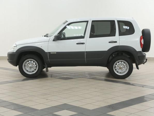Chevrolet Niva I Рестайлинг с пробегом 2017 года, цена 732 000 рублей, 52000 км, внедорожник, Автокод Объявления