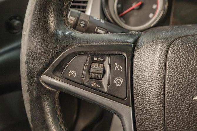 Opel Astra J Рестайлинг с пробегом 2013 года, цена 739 000 рублей, 176000 км, седан, Автокод Объявления