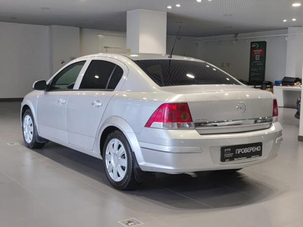 Opel Astra H Рестайлинг с пробегом 2011 года, цена 445 000 рублей, 225821 км, седан, Автокод Объявления
