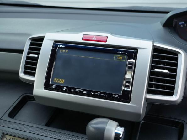 Honda Freed I Рестайлинг с пробегом 2012 года, цена 1 080 000 рублей, 107657 км, компактвэн, Автокод Объявления