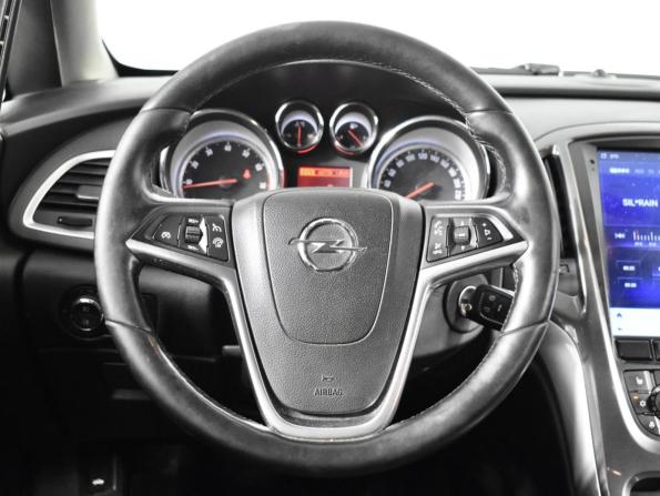 Opel Astra J Рестайлинг с пробегом 2013 года, цена 723 200 рублей, 214004 км, седан, Автокод Объявления