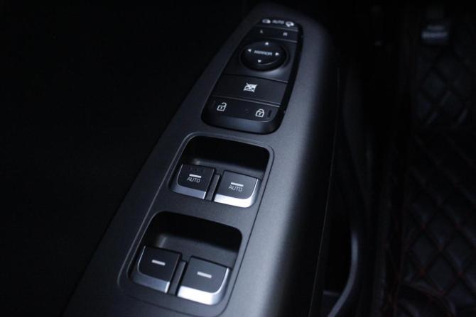 Kia Sportage IV Рестайлинг с пробегом 2019 года, цена 2 449 000 рублей, 54418 км, внедорожник, Автокод Объявления
