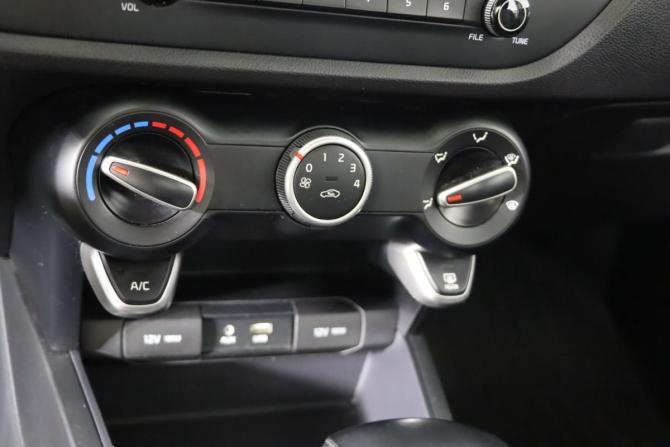 Kia Rio IV с пробегом 2019 года, цена 1 579 990 рублей, 27702 км, седан, Автокод Объявления
