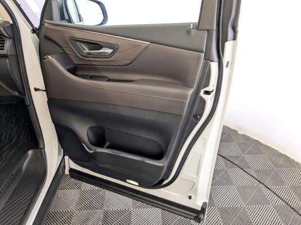 Toyota Alphard IV с пробегом 2024 года, цена 12 000 000 рублей, 15877 км, минивэн, Автокод Объявления