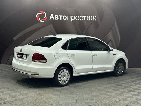 Volkswagen Polo V Рестайлинг с пробегом 2018 года, цена 999 000 рублей, 189904 км, седан, Автокод Объявления