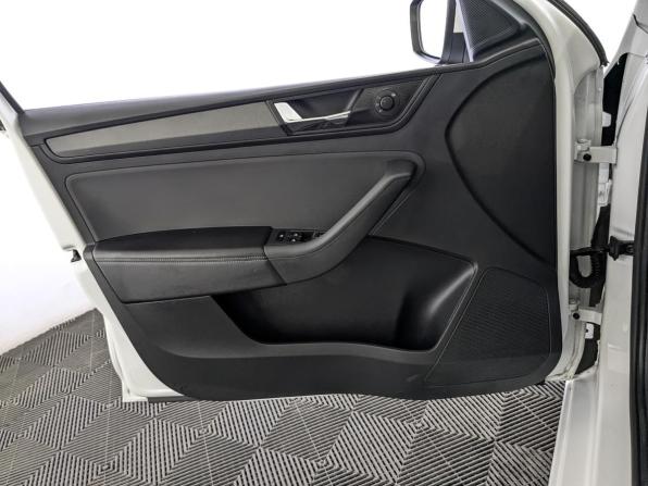 Skoda Rapid II с пробегом 2022 года, цена 1 650 000 рублей, 76968 км, лифтбек, Автокод Объявления