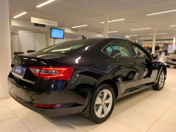 Новый Skoda Superb III Рестайлинг 2025 года, цена 4 043 000 рублей, лифтбек, Автокод Объявления
