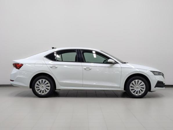 Skoda Octavia IV (A8) с пробегом 2021 года, цена 2 320 000 рублей, 94965 км, лифтбек, Автокод Объявления