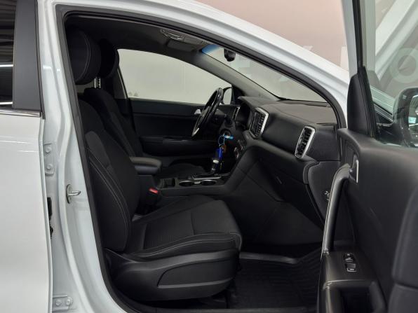 Kia Sportage IV Рестайлинг с пробегом 2019 года, цена 2 349 000 рублей, 52061 км, внедорожник, Автокод Объявления