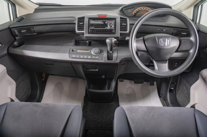 Honda Freed I с пробегом 2010 года, цена 1 159 000 рублей, 141000 км, компактвэн, Автокод Объявления