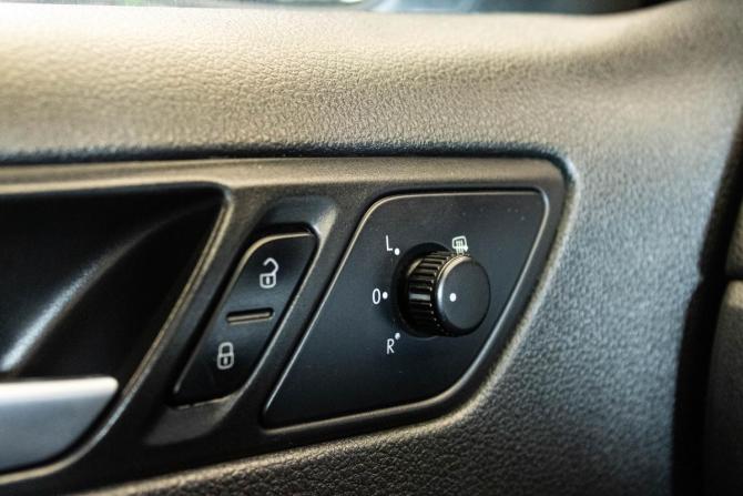 Volkswagen Jetta VI с пробегом 2014 года, цена 990 000 рублей, 210701 км, седан, Автокод Объявления