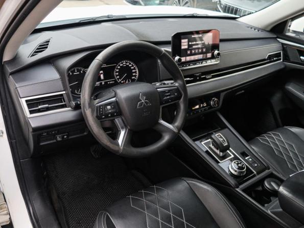 Mitsubishi Outlander IV с пробегом 2022 года, цена 2 850 000 рублей, 145016 км, внедорожник, Автокод Объявления