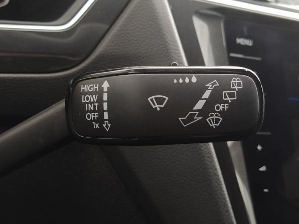 Volkswagen Tiguan II Рестайлинг с пробегом 2021 года, цена 3 719 000 рублей, 75786 км, внедорожник, Автокод Объявления