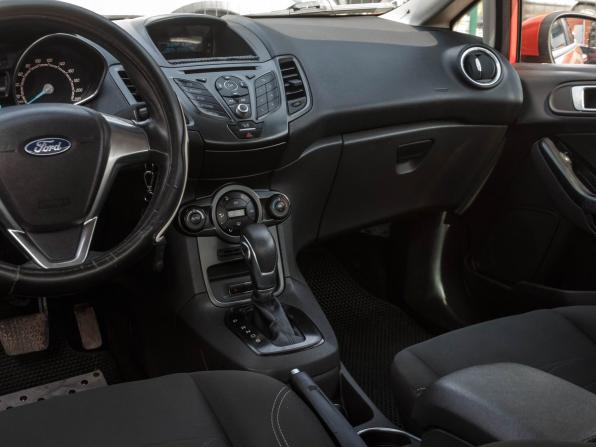 Ford Fiesta Mk6 Рестайлинг с пробегом 2015 года, цена 650 000 рублей, 199549 км, седан, Автокод Объявления