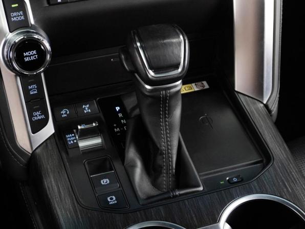 Toyota Land Cruiser 300 Series с пробегом 2021 года, цена 11 239 000 рублей, 48039 км, внедорожник, Автокод Объявления