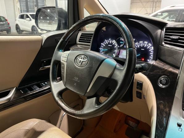 Toyota Alphard II с пробегом 2012 года, цена 2 170 000 рублей, 235281 км, минивэн, Автокод Объявления