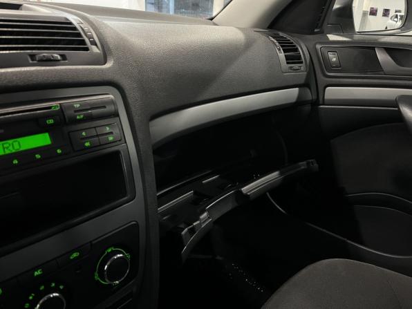 Skoda Octavia II (A5) Рестайлинг с пробегом 2013 года, цена 735 000 рублей, 235334 км, лифтбек, Автокод Объявления