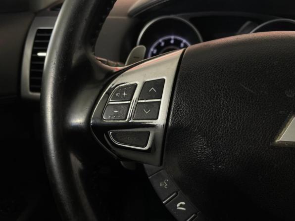 Mitsubishi Outlander II Рестайлинг с пробегом 2010 года, цена 1 037 000 рублей, 305859 км, внедорожник, Автокод Объявления