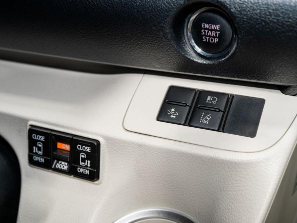 Toyota Sienta II с пробегом 2015 года, цена 1 240 000 рублей, 123000 км, компактвэн, Автокод Объявления