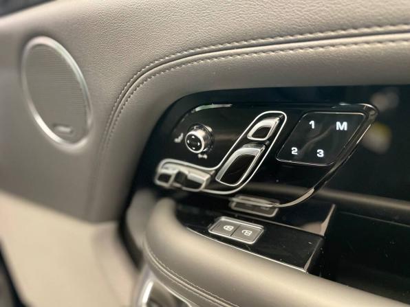 Land Rover Range Rover IV Рестайлинг с пробегом 2021 года, цена 11 600 000 рублей, 27700 км, внедорожник, Автокод Объявления