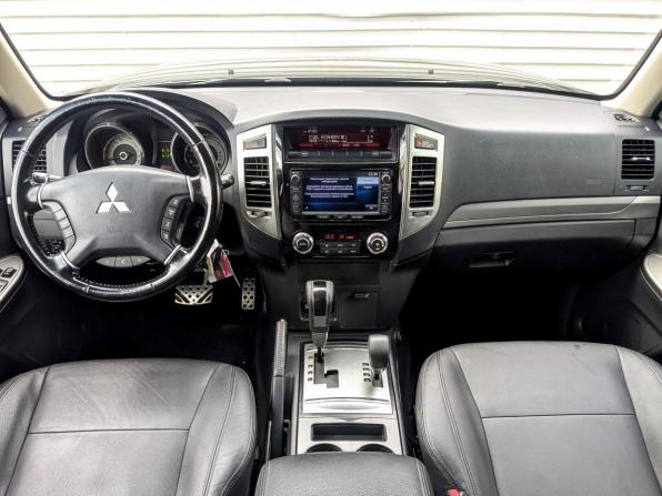 Mitsubishi Pajero IV Рестайлинг 2 с пробегом 2015 года, цена 2 495 000 рублей, 180471 км, внедорожник, Автокод Объявления