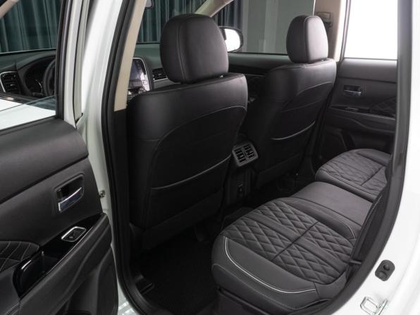 Mitsubishi Outlander III Рестайлинг 3 с пробегом 2022 года, цена 3 829 000 рублей, 374 км, внедорожник, Автокод Объявления