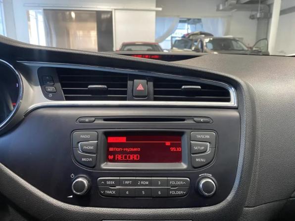 Kia Ceed II Рестайлинг с пробегом 2017 года, цена 1 459 000 рублей, 122837 км, хэтчбек, Автокод Объявления