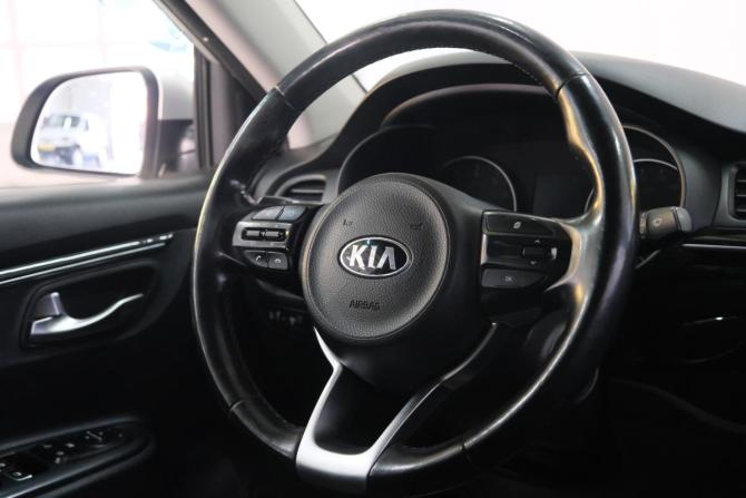 Kia Rio IV с пробегом 2017 года, цена 1 359 000 рублей, 138900 км, седан, Автокод Объявления