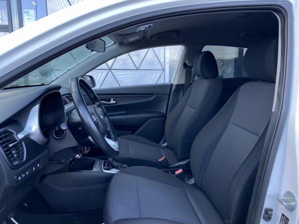 Kia Rio IV Рестайлинг с пробегом 2021 года, цена 1 699 000 рублей, 111650 км, хэтчбек, Автокод Объявления