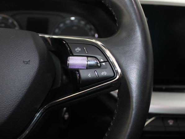 Skoda Octavia IV (A8) с пробегом 2021 года, цена 2 349 900 рублей, 137652 км, лифтбек, Автокод Объявления