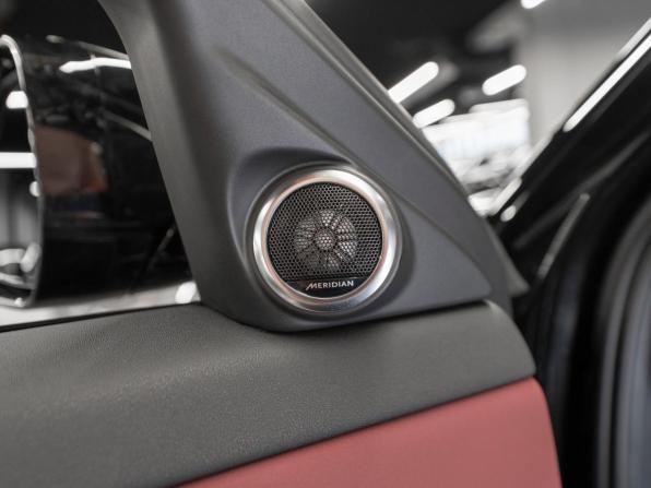 Land Rover Range Rover Evoque II Рестайлинг с пробегом 2025 года, цена 5 800 000 рублей, 39 км, внедорожник, Автокод Объявления
