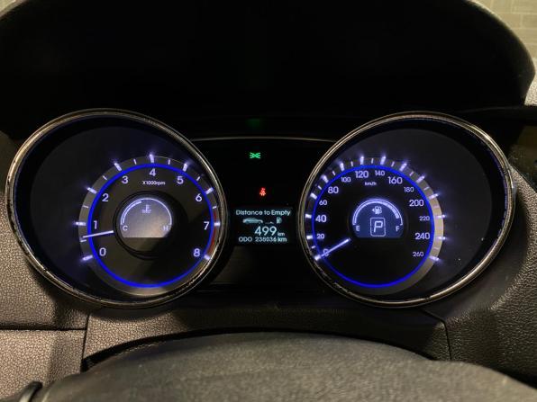 Hyundai Sonata VI (YF) с пробегом 2011 года, цена 1 080 000 рублей, 238035 км, седан, Автокод Объявления