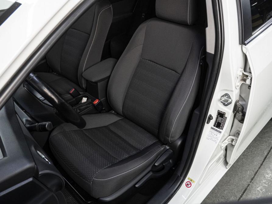 Toyota Corolla XI (E160 E170 E180) Рестайлинг 1 Тюмень  - изображение 13