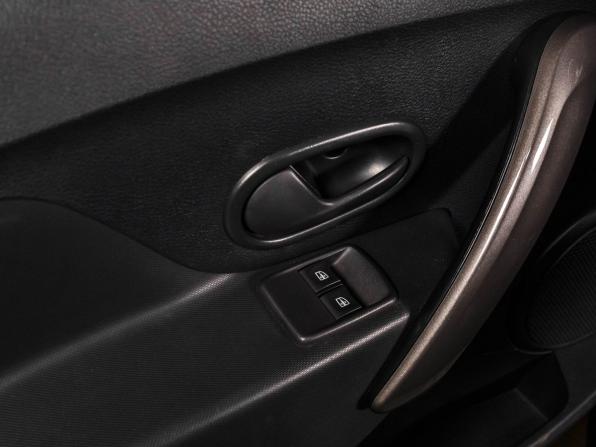 Renault Sandero II Рестайлинг с пробегом 2019 года, цена 890 000 рублей, 27164 км, хэтчбек, Автокод Объявления
