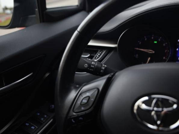 Toyota C-HR I с пробегом 2019 года, цена 2 199 777 рублей, 127461 км, внедорожник, Автокод Объявления