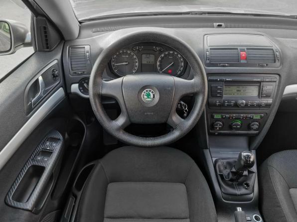 Skoda Octavia II (A5) с пробегом 2006 года, цена 404 000 рублей, 293240 км, лифтбек, Автокод Объявления