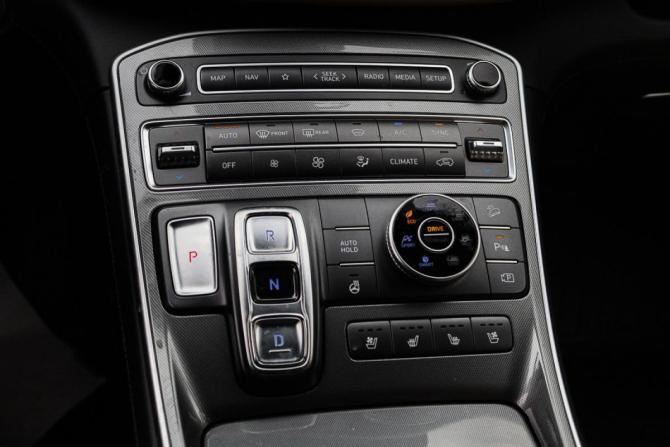 Hyundai Santa Fe IV Рестайлинг с пробегом 2021 года, цена 4 070 000 рублей, 56855 км, внедорожник, Автокод Объявления