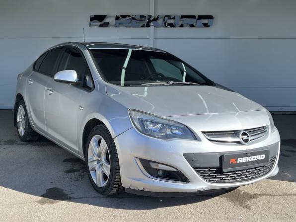 Opel Astra J Рестайлинг с пробегом 2012 года, цена 619 000 рублей, 261785 км, седан, Автокод Объявления