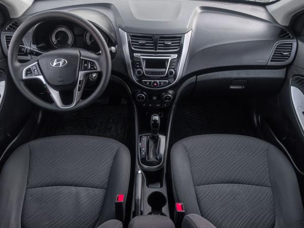 Hyundai Solaris I Рестайлинг с пробегом 2015 года, цена 1 179 900 рублей, 117000 км, седан, Автокод Объявления