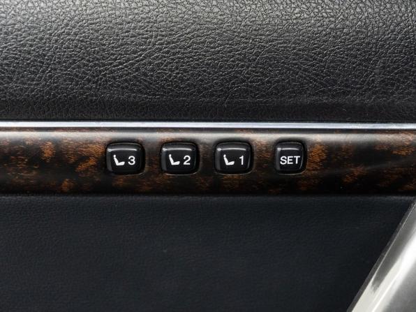 Toyota Land Cruiser 200 Series Рестайлинг 1 с пробегом 2014 года, цена 4 579 000 рублей, 203677 км, внедорожник, Автокод Объявления