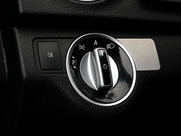 Mercedes-Benz C-Класс III (W204) Рестайлинг с пробегом 2011 года, цена 1 259 000 рублей, 173514 км, седан, Автокод Объявления