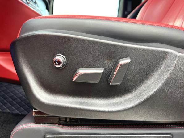 Mercedes-Benz V-Класс III (W447) Рестайлинг с пробегом 2021 года, цена 6 930 000 рублей, 61652 км, минивэн, Автокод Объявления