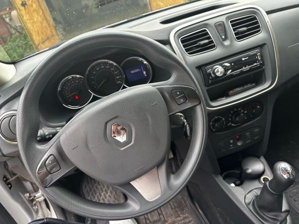 Renault Sandero II с пробегом 2015 года, цена 947 000 рублей, 46000 км, хэтчбек, Автокод Объявления