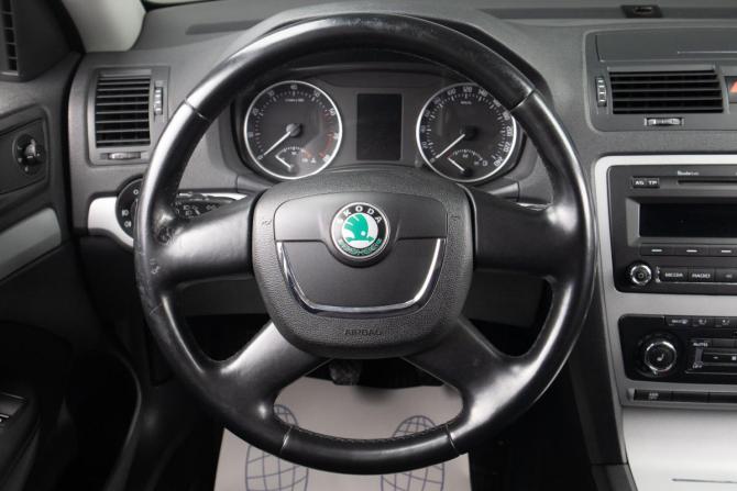 Skoda Octavia II (A5) Рестайлинг с пробегом 2012 года, цена 849 000 рублей, 255917 км, лифтбек, Автокод Объявления