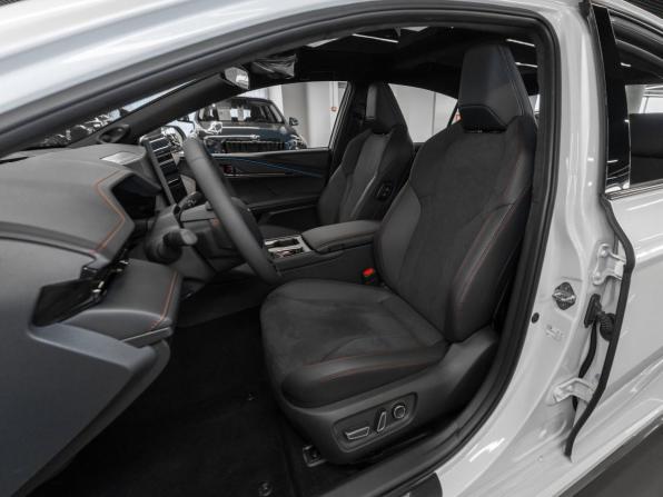 Toyota Camry IX (XV80) China Market Рестайлинг с пробегом 2026 года, цена 4 700 000 рублей, 32 км, седан, Автокод Объявления