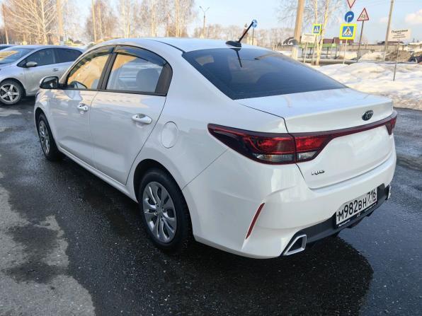 Kia Rio IV Рестайлинг с пробегом 2021 года, цена 1 549 900 рублей, 22000 км, седан, Автокод Объявления