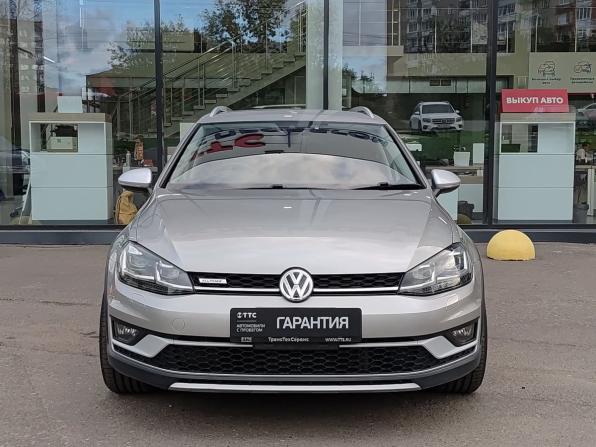 Volkswagen Golf VII Рестайлинг с пробегом 2017 года, цена 1 899 000 рублей, 83199 км, универсал, Автокод Объявления
